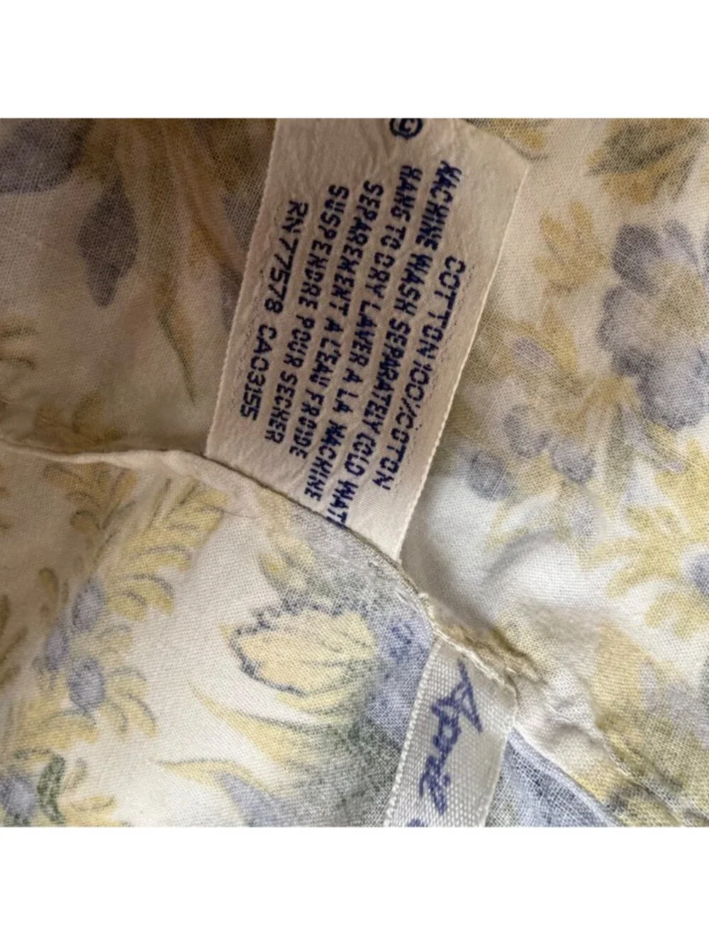 Vintage April Cornell Floral Tablecloth Round  88
